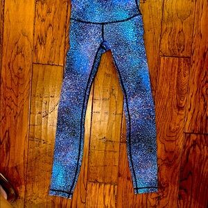 Lululemon Blue and Black Patterned Leggings
